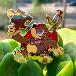 Banjo and Kazooie Golden Jiggy Pin