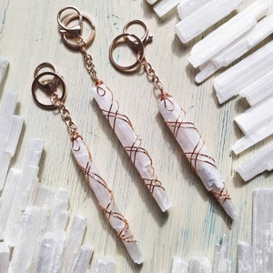 Selenite Crystal Keychain, Crystal keyring, protection keychain, Cleansing Selenite Keychain, Boho keychain, Bag Accessories