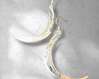 Crescent Blade Earrings – Gothic Dagger Earrings – Dark Fantasy Sword Earrings – Witchy Jewelry – Medieval Fantasy Earrings