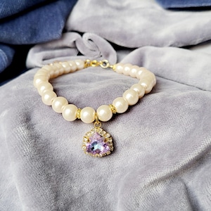 Handmade Pearl Cat Collar: Rhinestone Charm, Stylish Pet Accessory