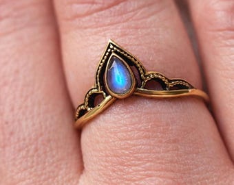 Moonstone Crown Ring, Rainbow Moonstone Ring, Dainty Boho Ring, Brass Moonstone Jewelry, Fairy Ring, Elven Ring, June Birthstone Ring