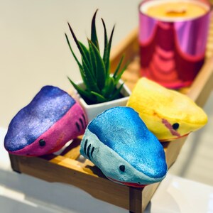 Shark Bath Bomb Gift Set: Handmade Vibrant Aromatherapy image 2