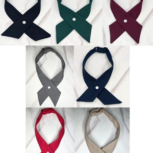 Criss-Cross Fliege für Unisex Uniform Verstellbare Halskrawatte mit Perlenknopfverschluss-Erhältlich in Navy, Schwarz, Grün, Burgund, Grau, Rot, Khaki