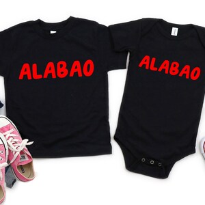 Alabao barn-T-shirts, babybodyer, småbarnströjor, ungdomst-shirts, alla modeller är designade, tillverkade och skickade i USA. Svart