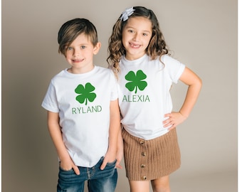 Kinder personalisierte St. Patrick's Day Shirt, St. Patricks benutzerdefinierte Name Shamrock T-Shirt oder Body für Kleinkinder, Baby, Mädchen, Jungen