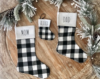 Medias personalizadas de Navidad familiar a cuadros de búfalo grande, medias modernas en blanco y negro personalizadas, medias de granja de Navidad