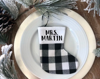 Medias navideñas personalizadas con cuadros de búfalo, tarjetero, regalo de Navidad personalizado para profesores, vecinos, niños y familia.