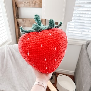 Strawberry Pillow CROCHET PATTERN, Amigurumi Crochet Pattern, PDF, English and Spanish