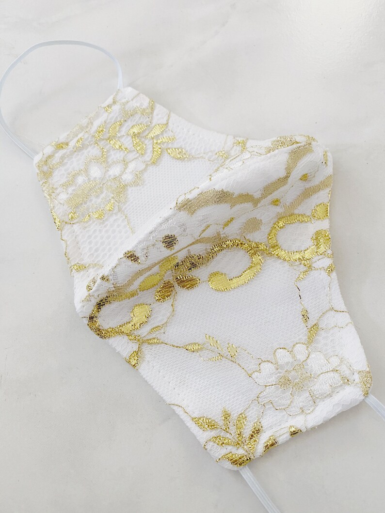 Svartvitguld spets ansiktsmask - Återanvändbar, tvättbar, moderiktig kontur, vit, svartguld spets lyxigt tyg ansiktsmask - Tillverkad i USA Gold lace