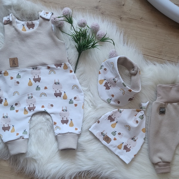 Newborn-Set, Baby Set, Erstausstattung, Erstlingsset, Homecomingoutfit, Geschenkset, Strampler, Pumphose, Wendetuch,  Knotenmütze, Hase