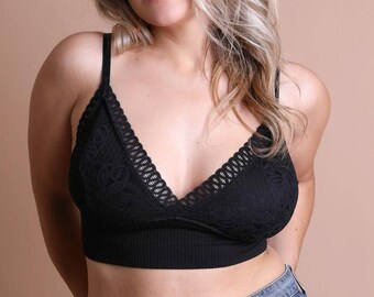 Plus Size Floral Lace Bralette