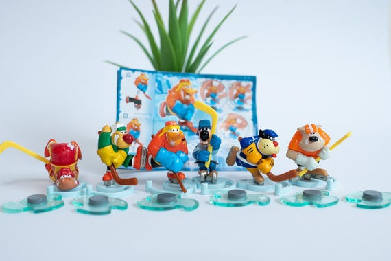 Ferrero Kinder Surprise Vintage Magic Sport Token Figurines Hockey