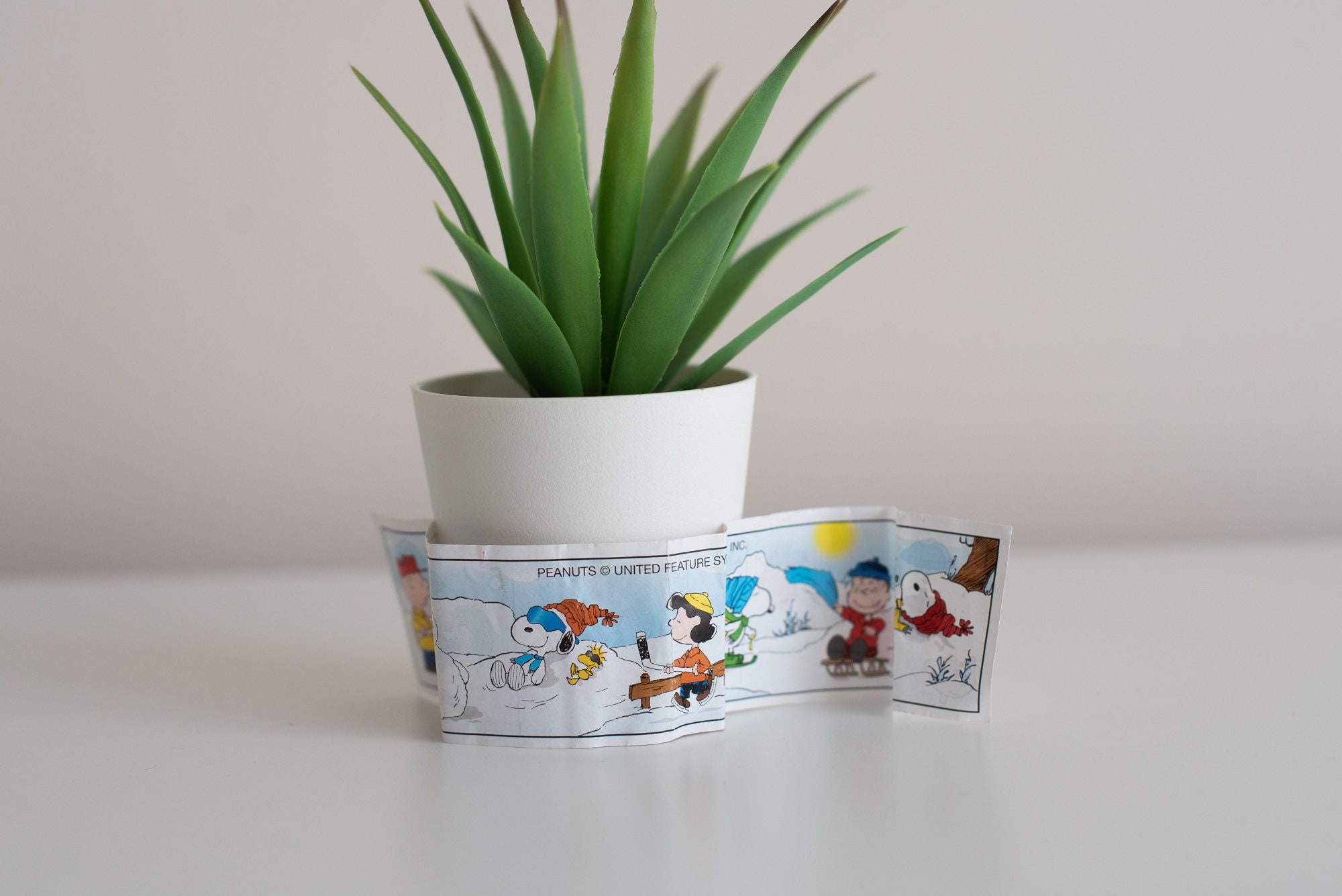 Винтажные фигурки Snoopy Winter Ferrero Kinder Surprise 1999 года