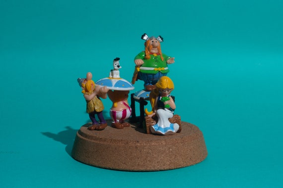 Винтажные фигурки Астерикса и Римлян из Kinder Surprise