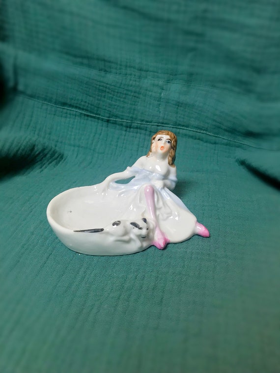 Vintage 1950s Risqué Ashtray Trinket Dish Cheesec… - image 1