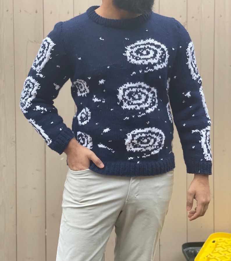 Handgebreide Galaxy Sweater Eeuwige zonneschijn van de Spotless Mind Movie Geïnspireerd Blauw Wit Maatwerk en personalisatie beschikbaar afbeelding 1
