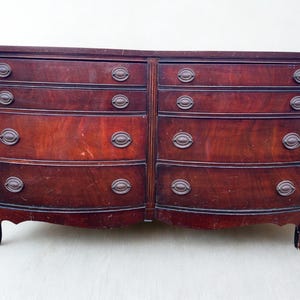 Customizable Hepplewhite Mahogany Dresser: Vintage Dixie 4-Drawer