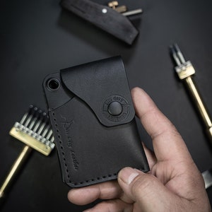 THE NOMAD, Minimalist Wallet, Black Minerva Leather