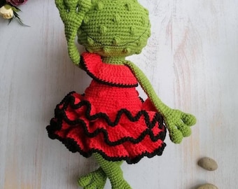 Gehaakte kikkerpop in rode jurk, groene kikker babyspeelgoed, amigurumi-kikker, gehaakte dieren, kikker cadeau, uniek cadeau voor babymeisje