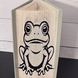 Frog Cut and Folded Book Pattern includes table and graph style patterns