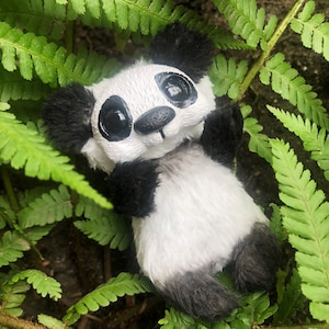 Stofftier - Textilpuppe - Künstlerspielzeug Panda