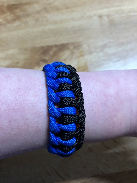 How to Make a 1-Color Cobra Paracord Survival Bracelet -