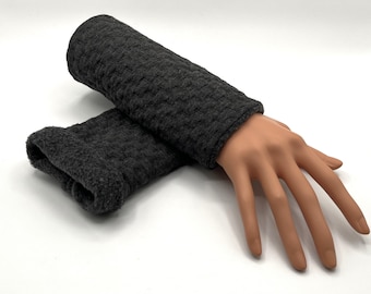 scaldapolsi | Guanti | Motivo clinker realizzato in tessuto a maglia jacquard e pile | caldo e accogliente | grigio scuro | fatto a mano