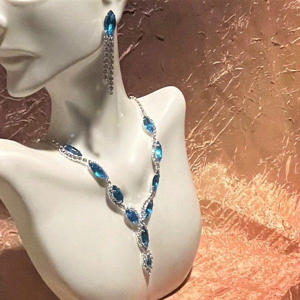 Aqua Blue Crystal Rhinestone Drop Jewelry set , Blue Crystal Rhinestone drop Necklace & Drop Earrings Set , Silver , Bridal jewelry set