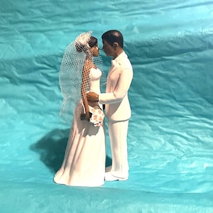 Wedding Cake Figurine Plastic Bride and Groom , African American Couple Wedding cake figurine topper , 4.5"