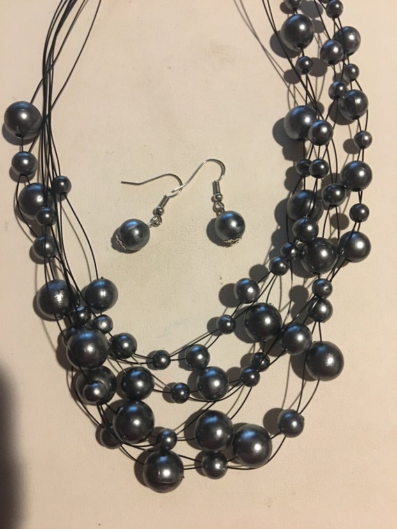 Gray pearl necklace and earrings sale