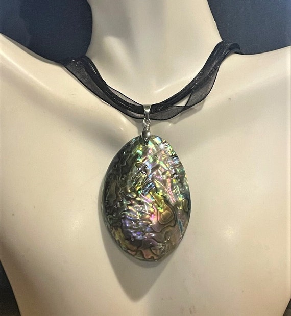 Sterling Silver Ribbon Oval Abalone Pendant Sterling Silver Ribbon Oval Abalone Pendant