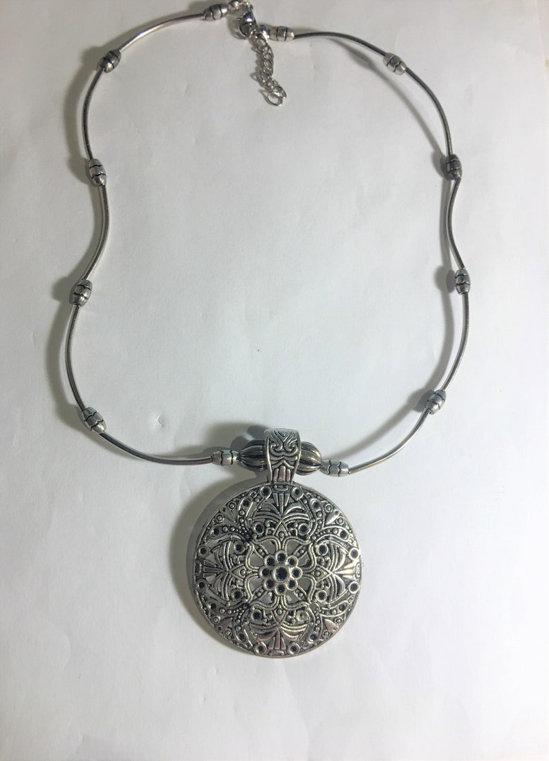Rhodium Plated Chunky Filigree Medallion Pendant Necklace Set