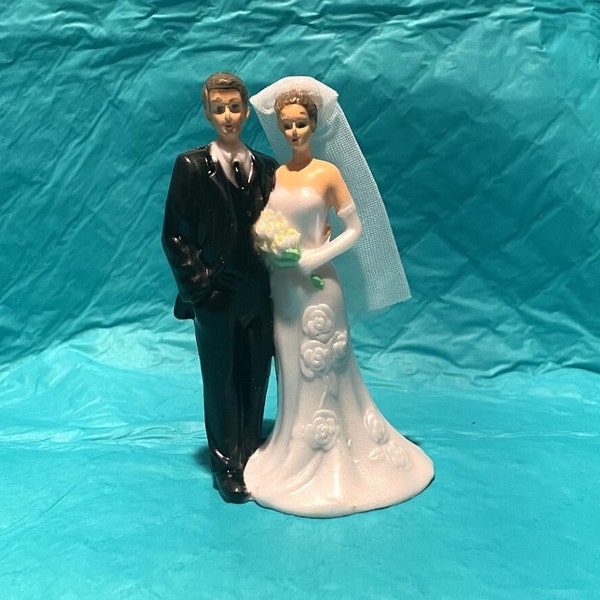 Wedding Cake Topper, Centerpiece , Bride , Groom , Reception Bride and Groom , 4 " tall