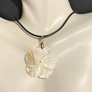 White Mother of Pearl Flower Pendant Necklace , Abalone Necklace, White Shell Pendant Necklace