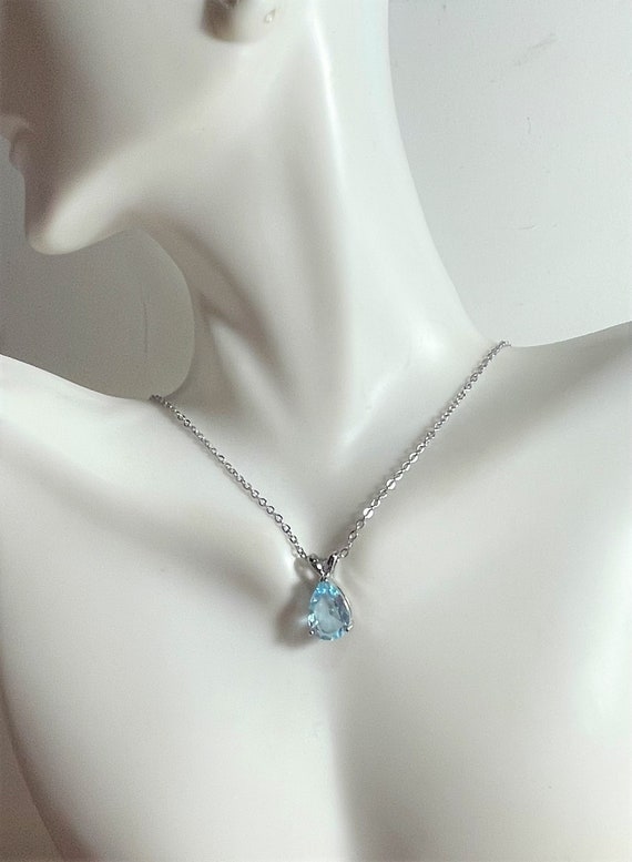 Elegant Blue Topaz Pear Cut Pendant Necklace , Pea