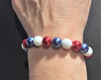 USA Patriotic Stretch Beaded Bracelet , Red White & Blue Bracelet , Gless Pearl Beads , 4th of July bracelet