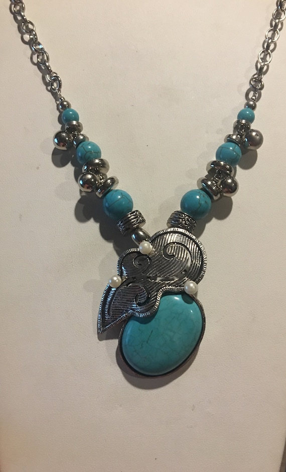 Turquoise Necklace with Faux Pearls Necklace , Chu