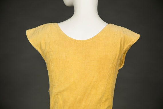 1940s - 1950s Yellow Corduroy Fit N Flair Dress  … - image 8
