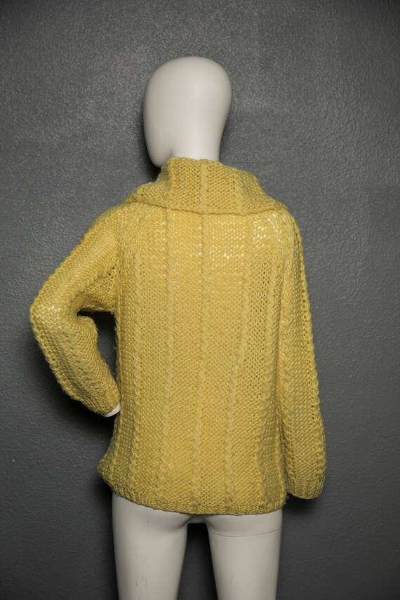 Beautiful 1960s Chunky 100 Wool Pastel Yellow Sweate… Gem