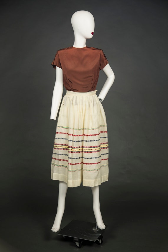 1950s Woven White with Red Blue Green Skirt - Ext… - image 2