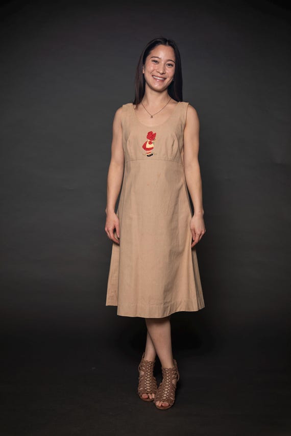 1960s Tan Dress with Embroidered Little Girl Smelling Flowers - Medium,  Large