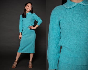 Ensemble jupe et haut en tricot bleu ciel des années 50 - Petit