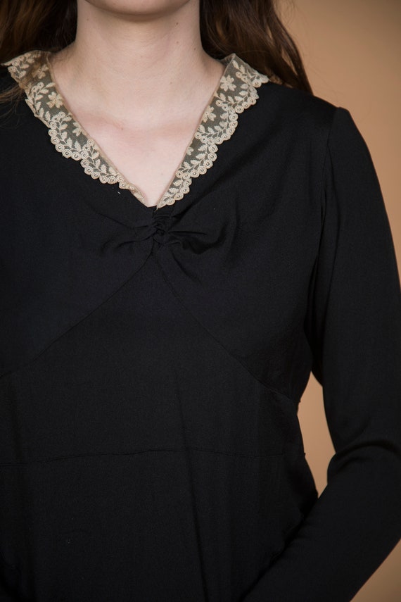 Beautiful 1930s Black Dress with Lace Collar  - M… - image 8