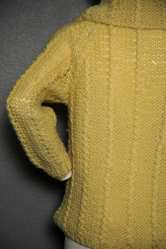 Beautiful 1960s Chunky 100 Wool Pastel Yellow Sweate… Gem