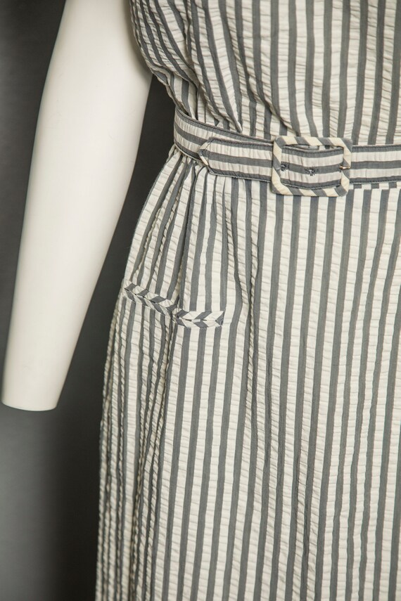 Lovely 1950s - 1960s Gray and White Stripped Dres… - image 4