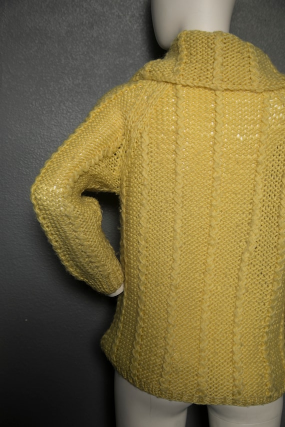 Beautiful 1960s Chunky 100 Wool Pastel Yellow Sweate… Gem