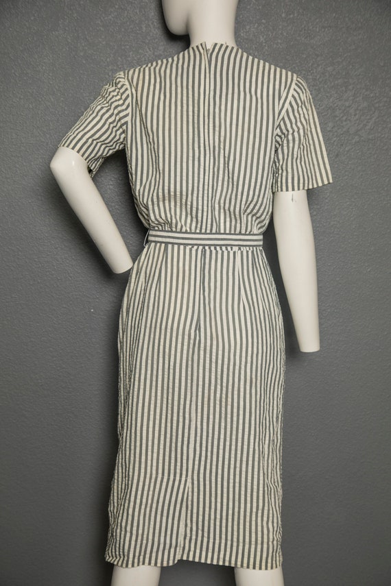 Lovely 1950s - 1960s Gray and White Stripped Dres… - image 9