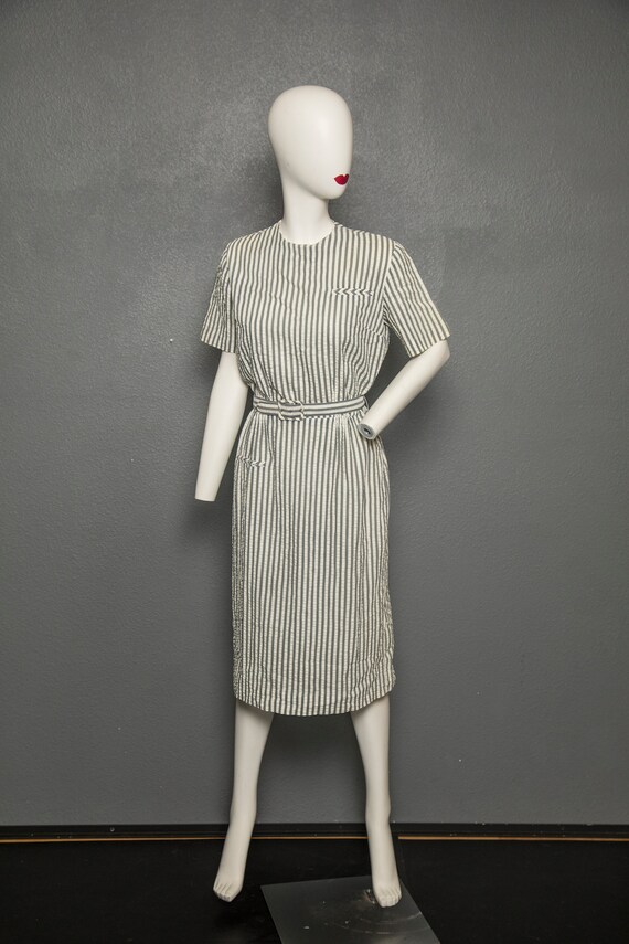 Lovely 1950s - 1960s Gray and White Stripped Dres… - image 2