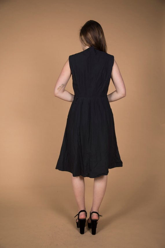 Pretty 1940s Black Dress w Great Pockets Fit n Fl… - image 6