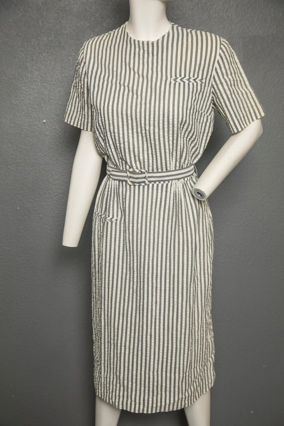 Lovely 1950s - 1960s Gray and White Stripped Dres… - image 3